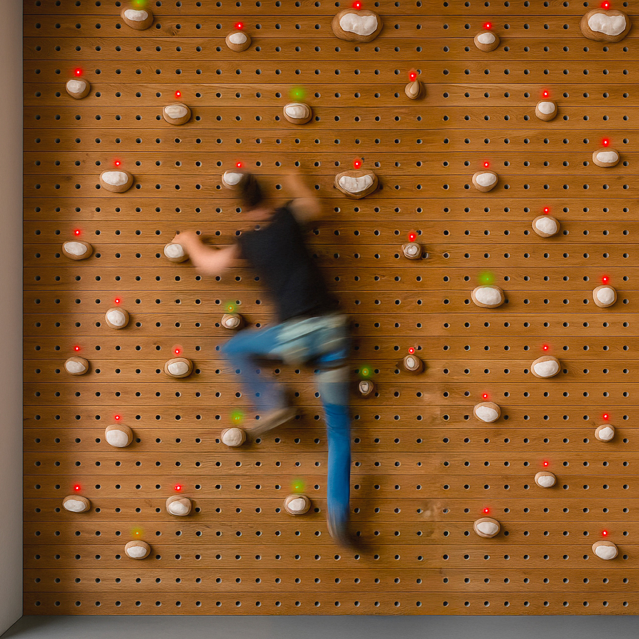 Prototype Climb Form installé sur un mur d’escalade